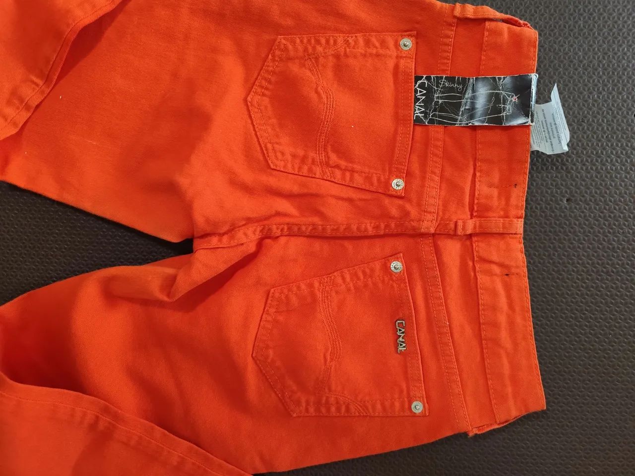 Calça da marca Canal - Foto 3