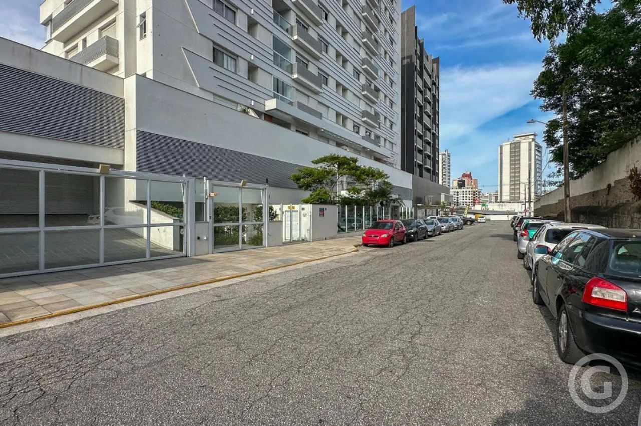 Apartamento mobiliado com duas vagas no Estreito - Foto 3