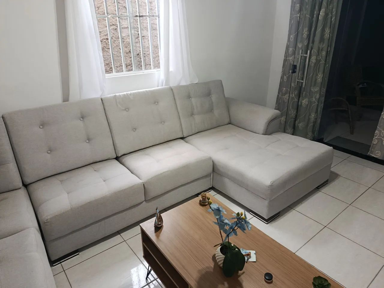Vende-se sofá seminovo e em perfeitas condições 