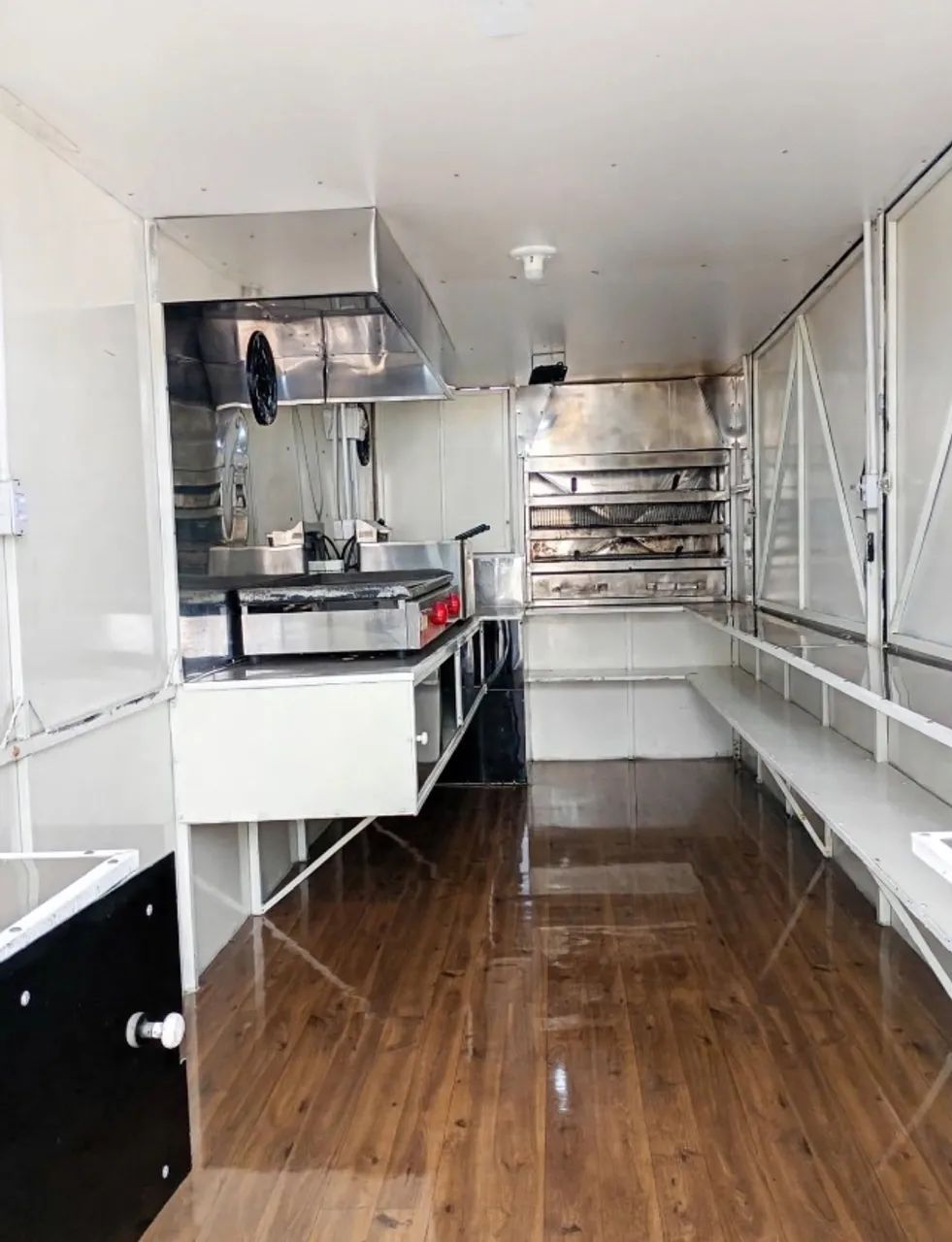 Trailer Food Truck Completo, Equipado e Documentado 5m x 1,90m - Foto 2