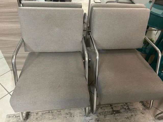 5 Cadeiras (poltronas) estofadas de sala/escritório - Foto 3