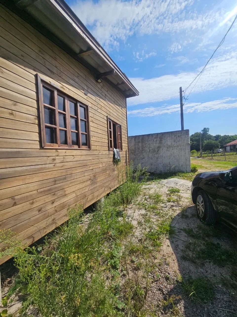 Casa mobiliada de madeira de 2 quartos em Laguna - Bairro Bentos - Foto 2