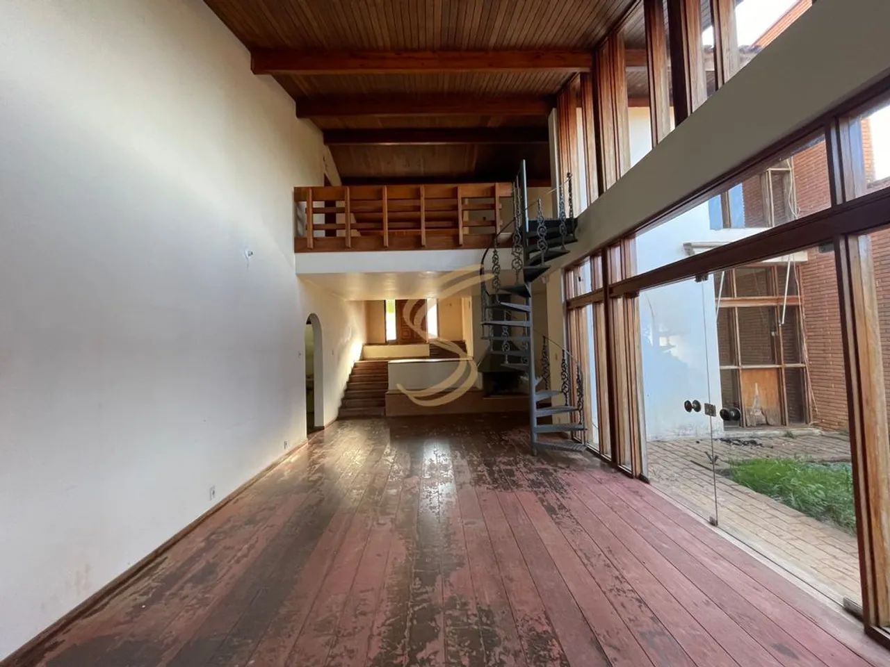 Casa Exclusiva no Centro com 858 m² de Terreno e 4 Quartos - Foto 5