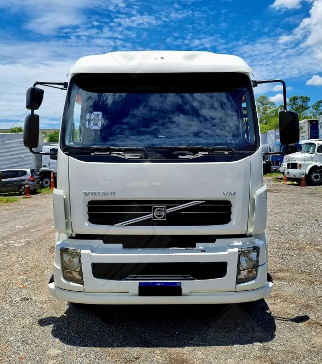 Volvo VM 260 6x2R - 2010 (Carroceria c/ 8,50 metros) - Foto 3