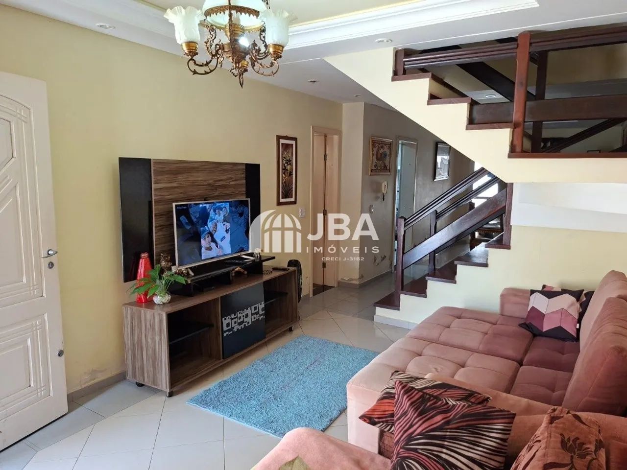TRIPLEX COM ESPAÇO NOS FUNDOS - Foto 2