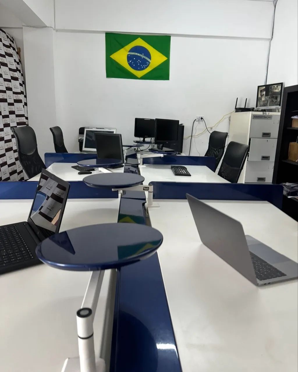 Mesa de trabalho - Foto 3