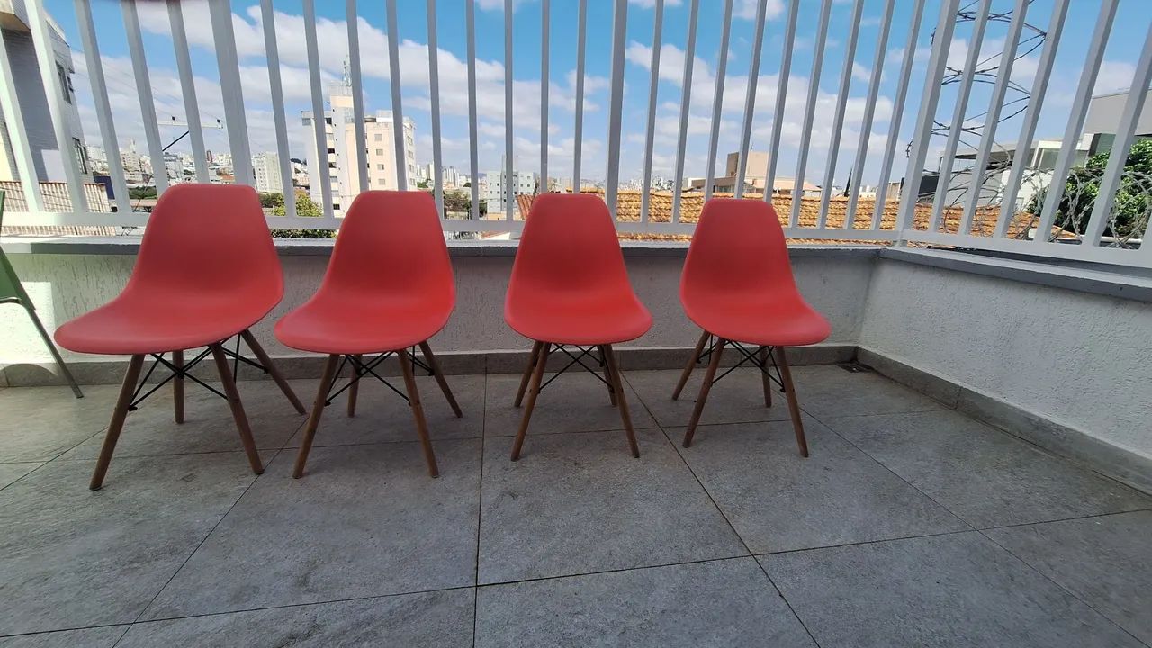 4 Cadeiras Eames usadas cor salmão. - Foto 2