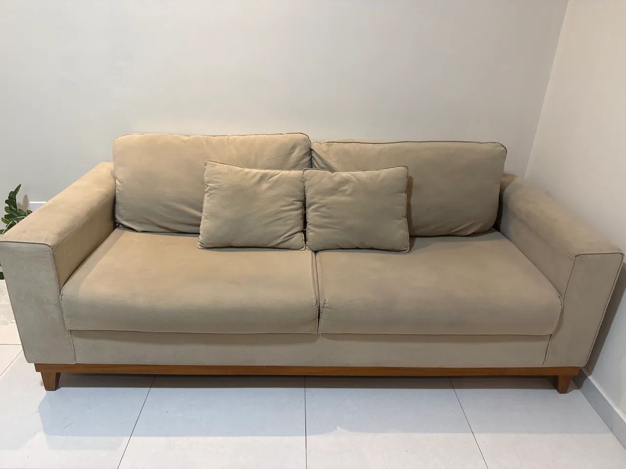 Vendo sofá estilo retrô poucas marcas de uso  - Foto 2