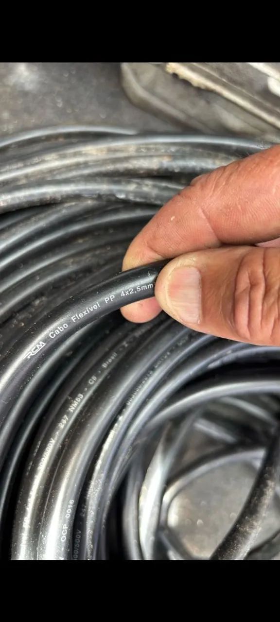 Cabo PP 4 vias. 100 metros. 4x2,5mm