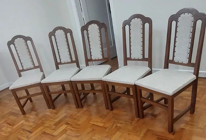 Jogo mesa de jantar colonial com prolongador e cinco cadeiras - Foto 4