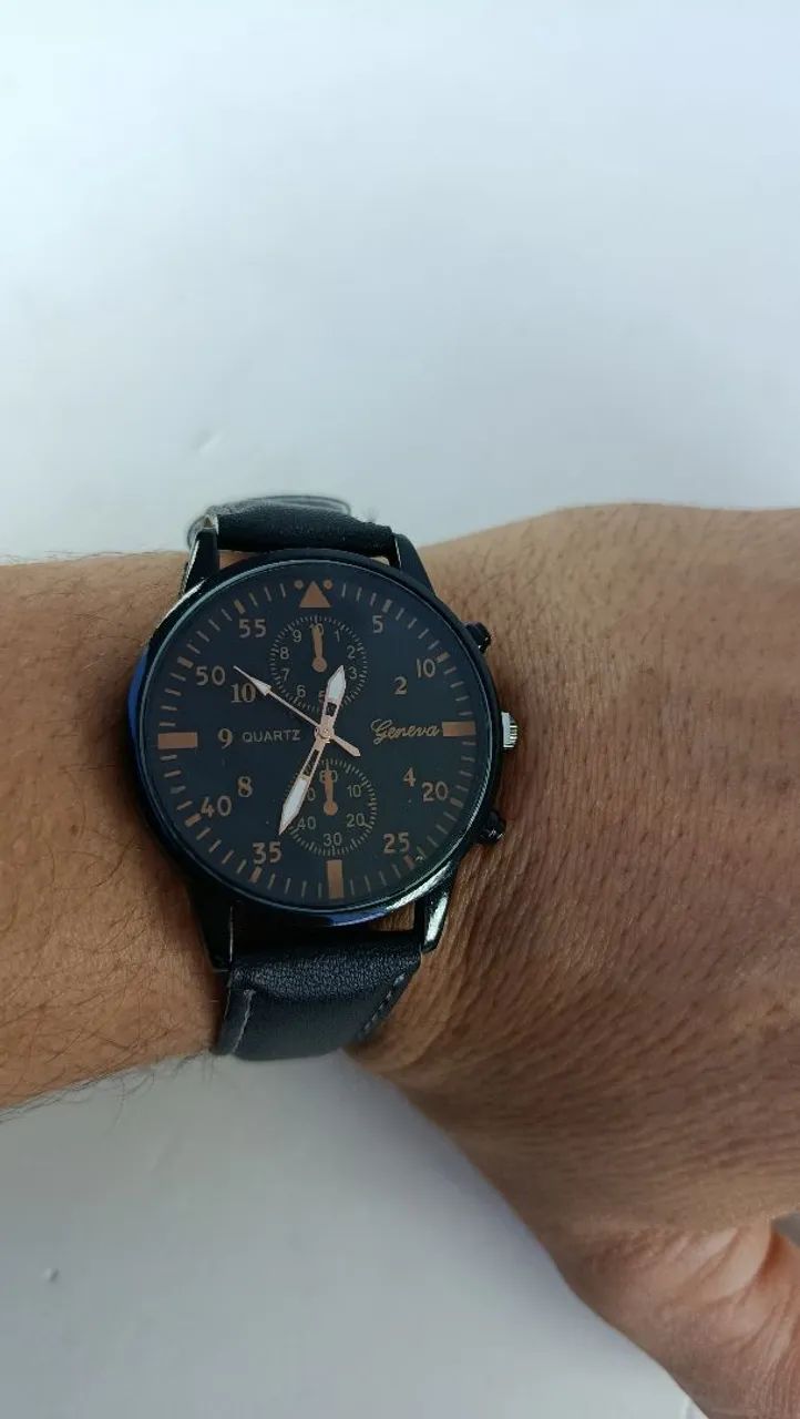 Relógio de Pulso De Boa Qualidade com Pulseira Preta Brinde Colar e Pulseira  - Foto 3