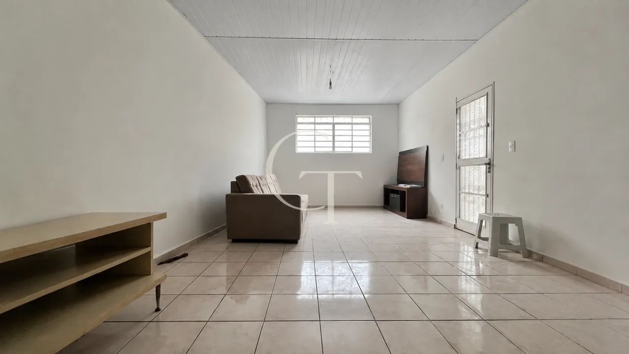 Casa à venda no Centro de Itu com 2 dormitórios | Suíte | Espaço extra reversível