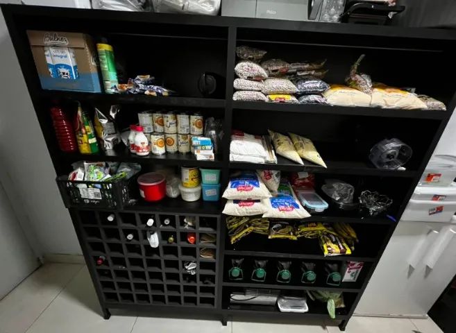 estante com nichos - Foto 2
