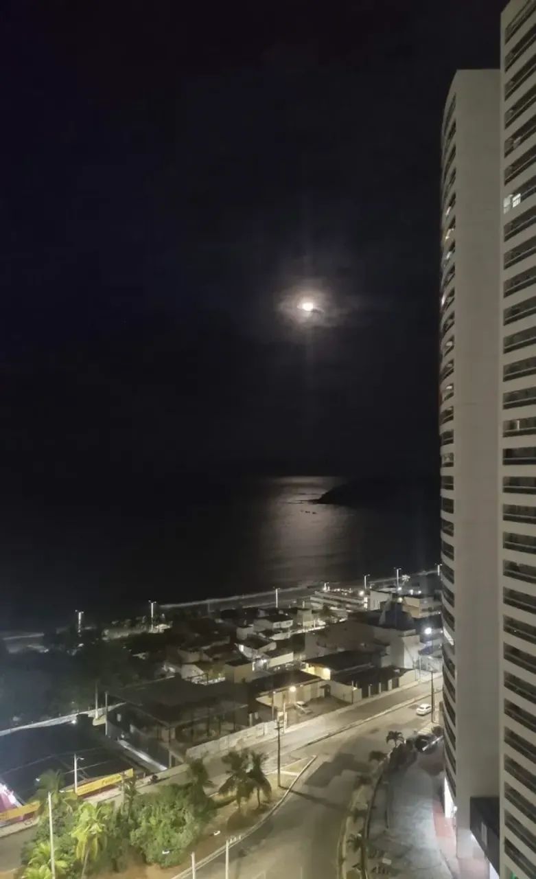 Apartamento com 3/4 com 110 metros -  Vista mar
