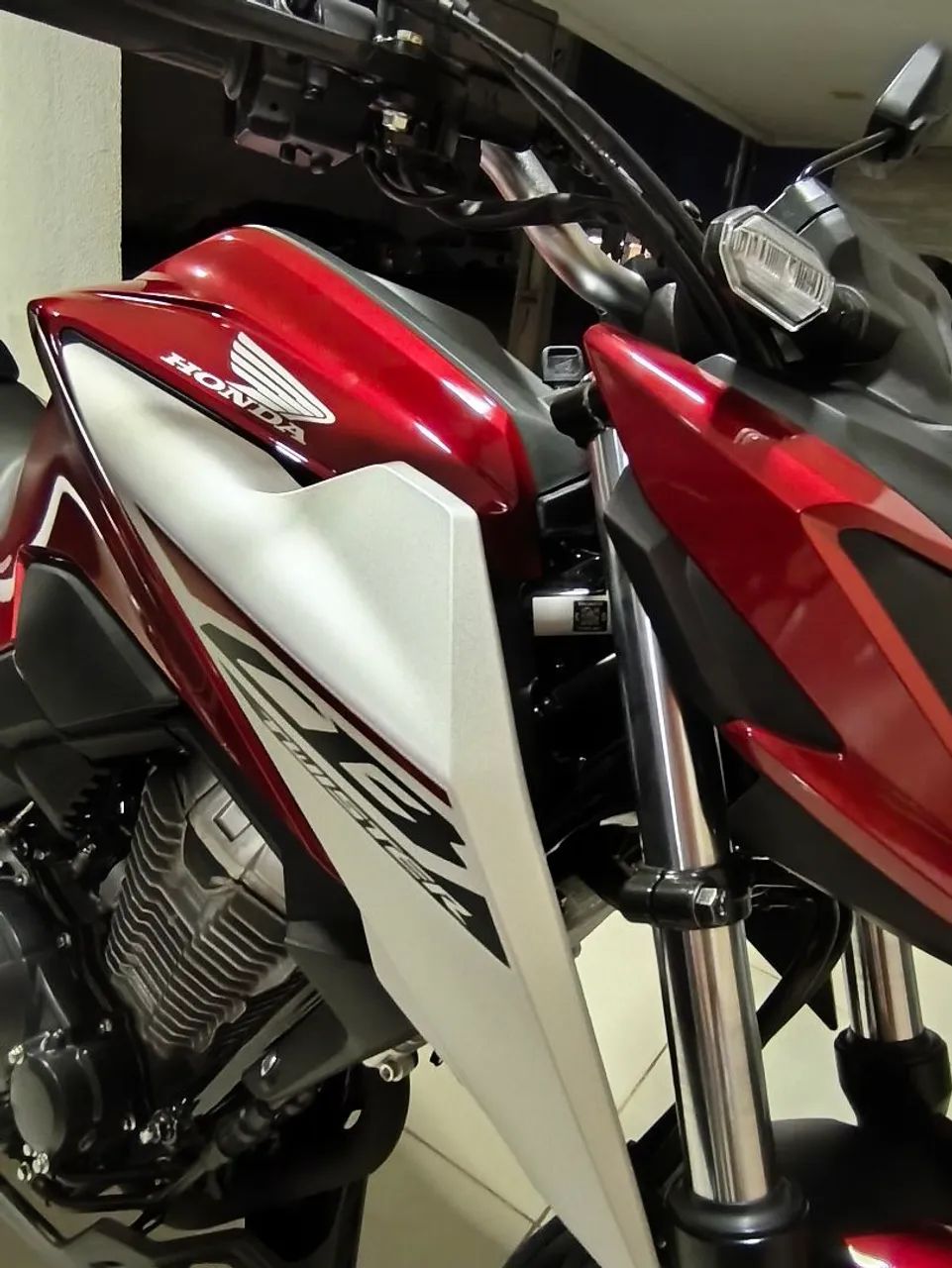 CB 300F CBS - Foto 4