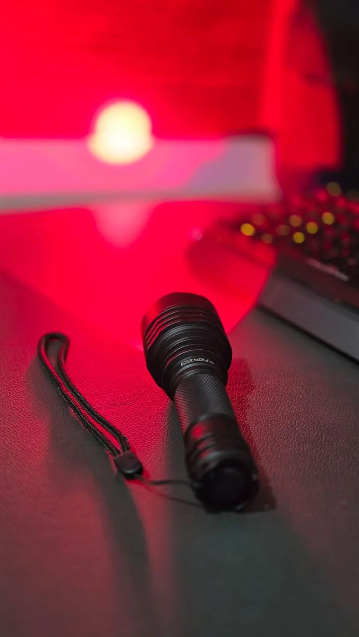 Lanterna luz vermelha Convoy C8 Red