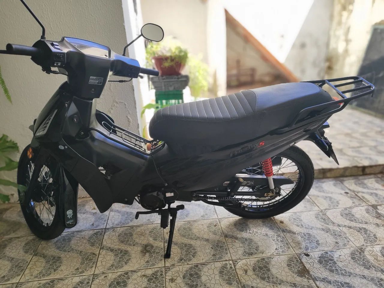 Moto Praticamente zero apenas 180 km - Foto 3