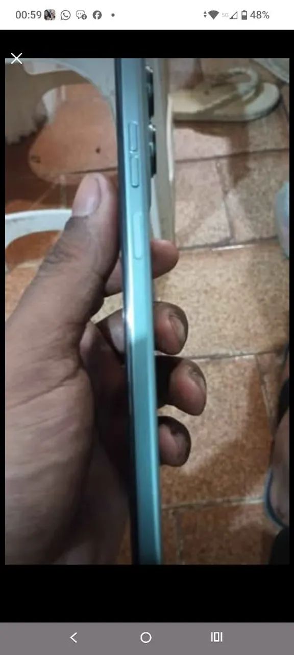 Moto g35 128gb com leve trincando  - Foto 5