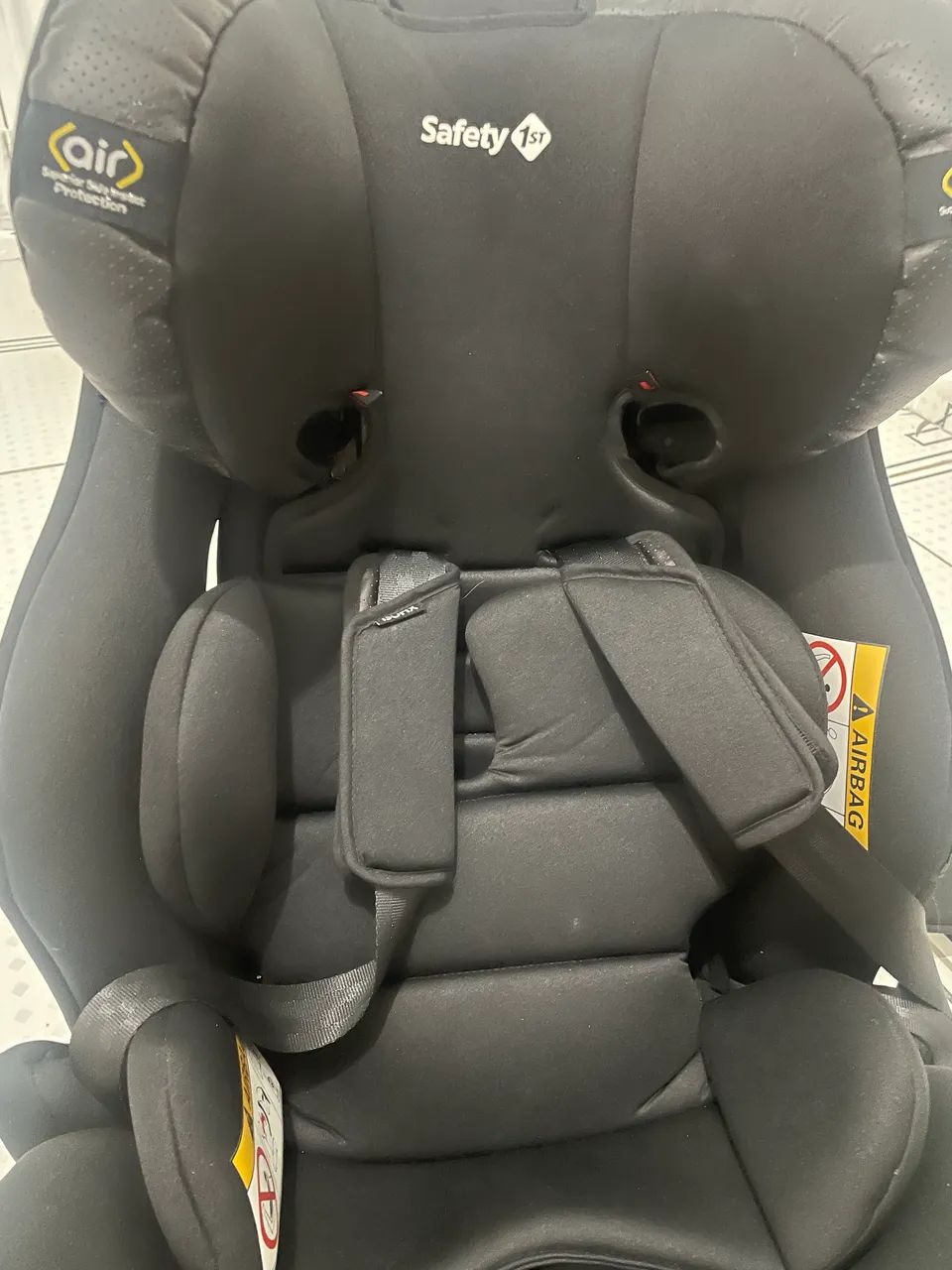 Cadeirinha de criança pouco usada muito nova!! 