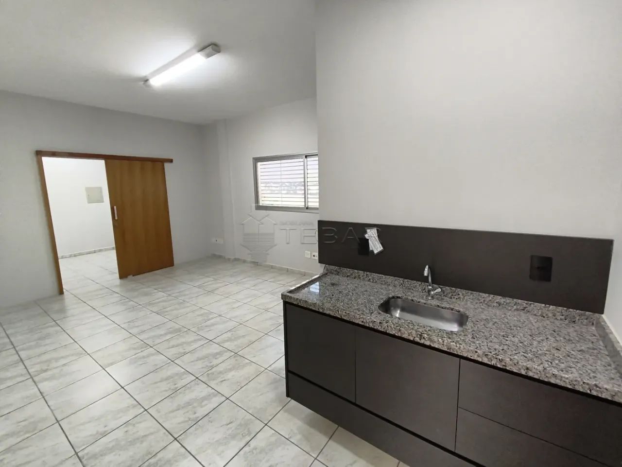 SALA COMERCIAL DE APROXIMADAMENTE 40 M²