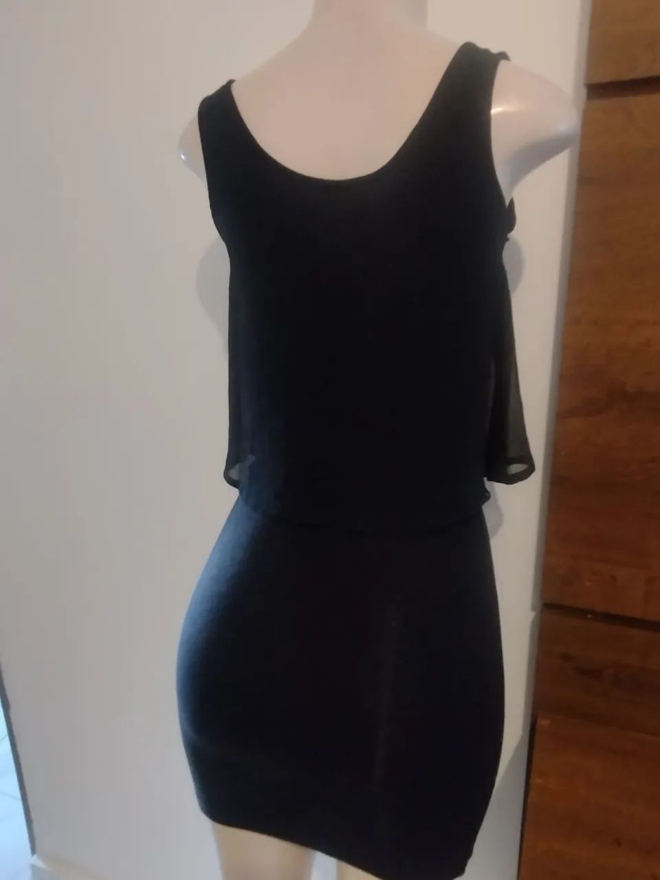 Vestido bordado com pedrarias - Foto 4
