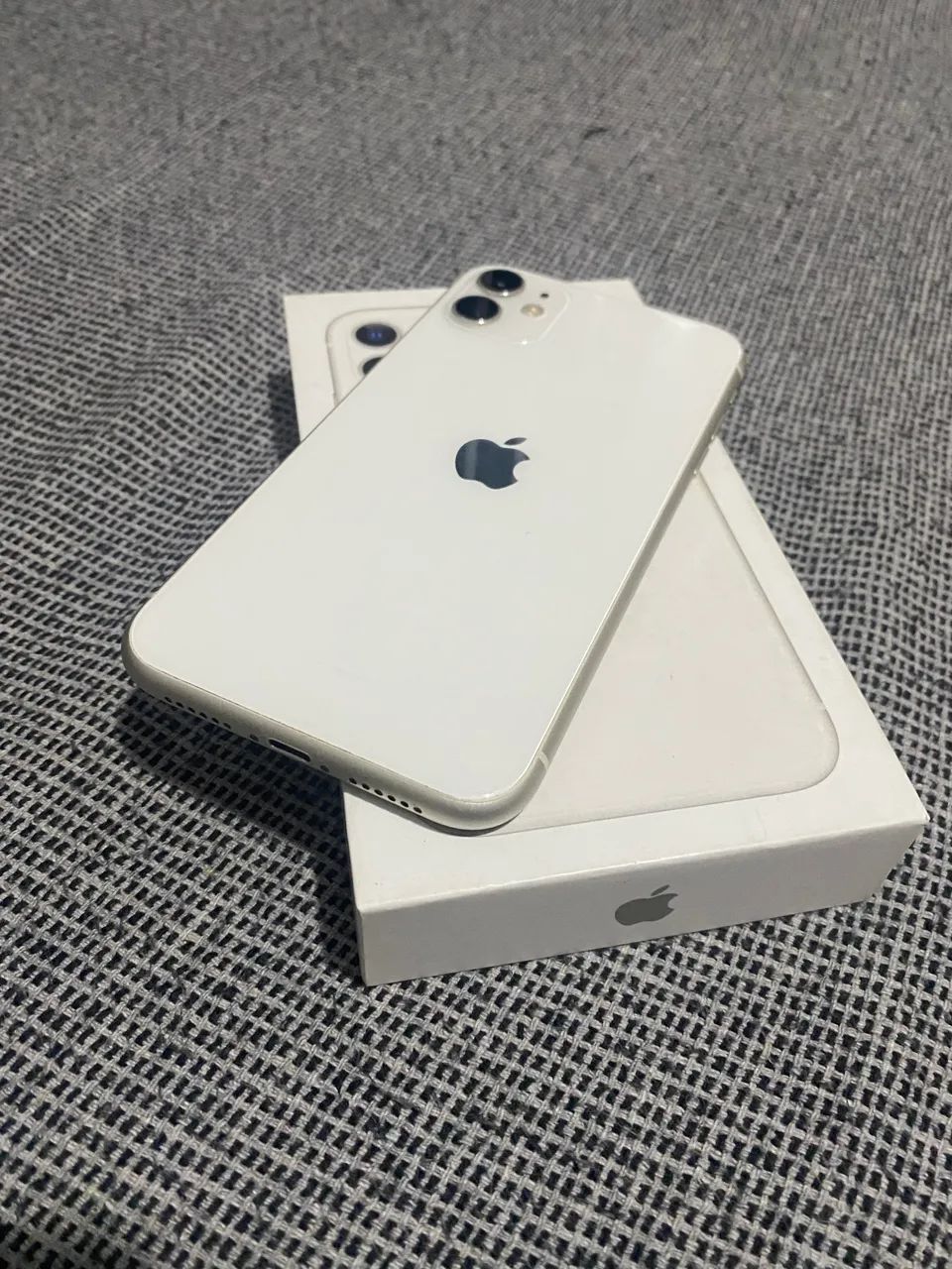 IPHONE 11 64gb ( conservadíssimo) - Celulares e Smartphones