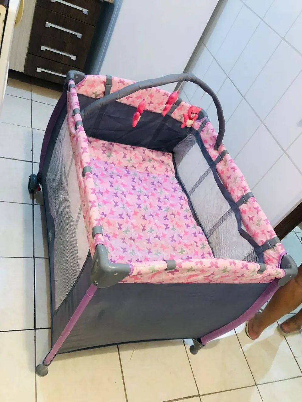 Vendo berço/chiqueirinho portátil semi novo - Foto 3