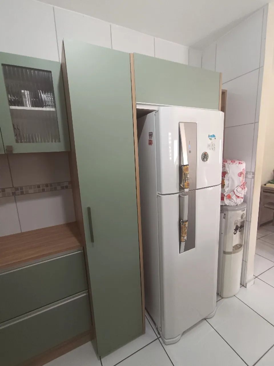 Cozinha Completa Modulada - Verde Sálvia e Amadeirado - Excelente Estado - Foto 2