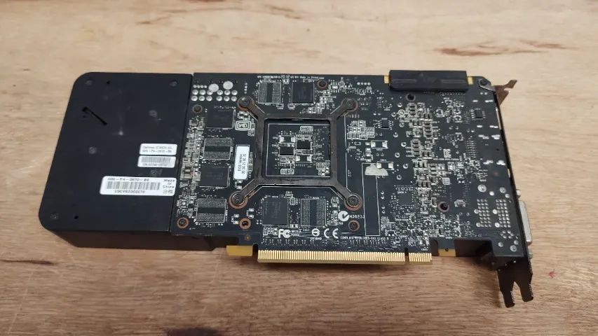 Placa de Vídeo EVGA GeForce GTX 670 2Gb (DEFEITO)  - Foto 5