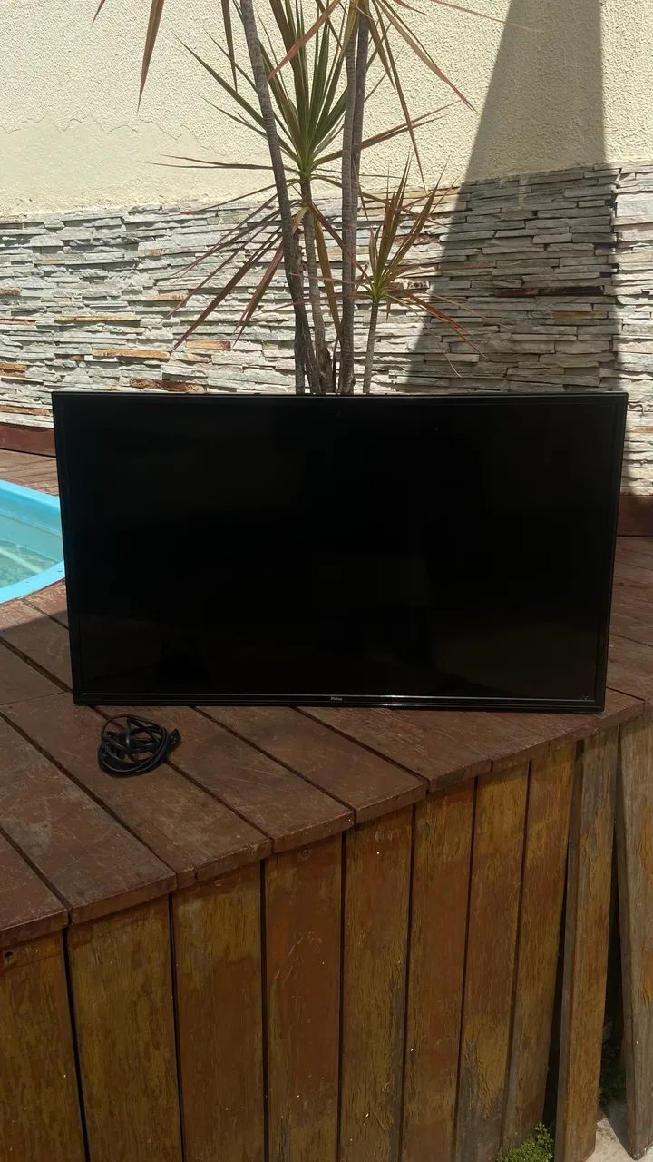 VENDO TELEVISÃO COM TELA QUEBRADA 