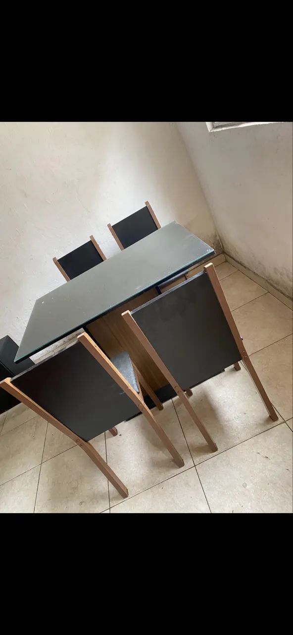 Vendo mesa 4 cadeiras  - Foto 2