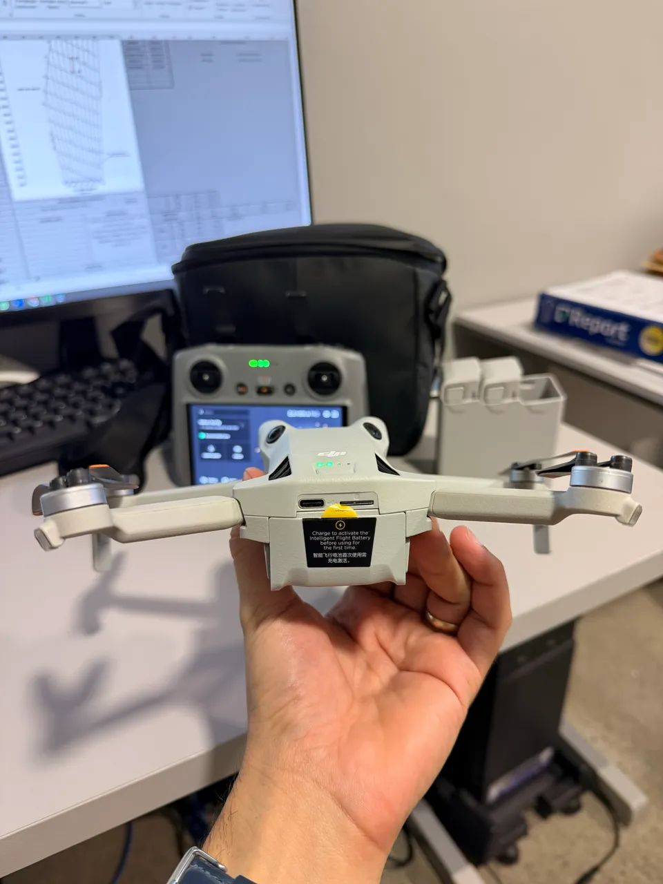 DJI MINI 4 PRO FLY MORE PLUS COM TELA - Foto 4