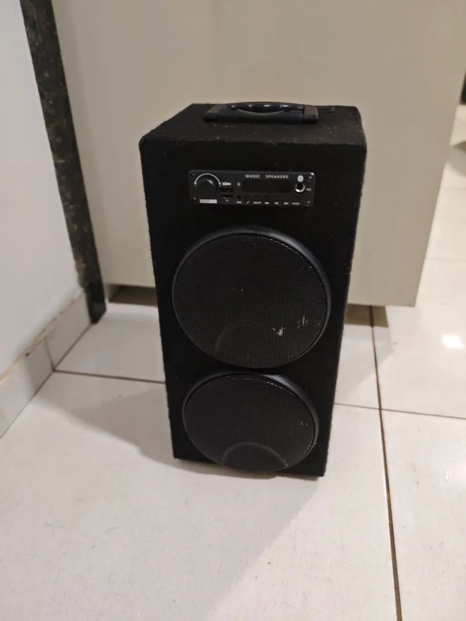 Caixa de som Bluetooth com bateria 