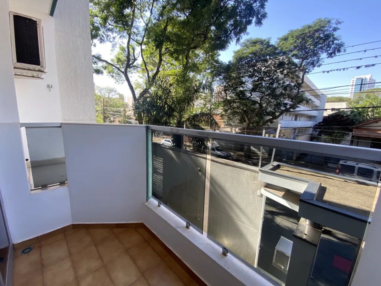 Apartamento semi mobiliado para alugar na Zona 07 em Maringá com 3 quartos, suíte e excele - Foto 3