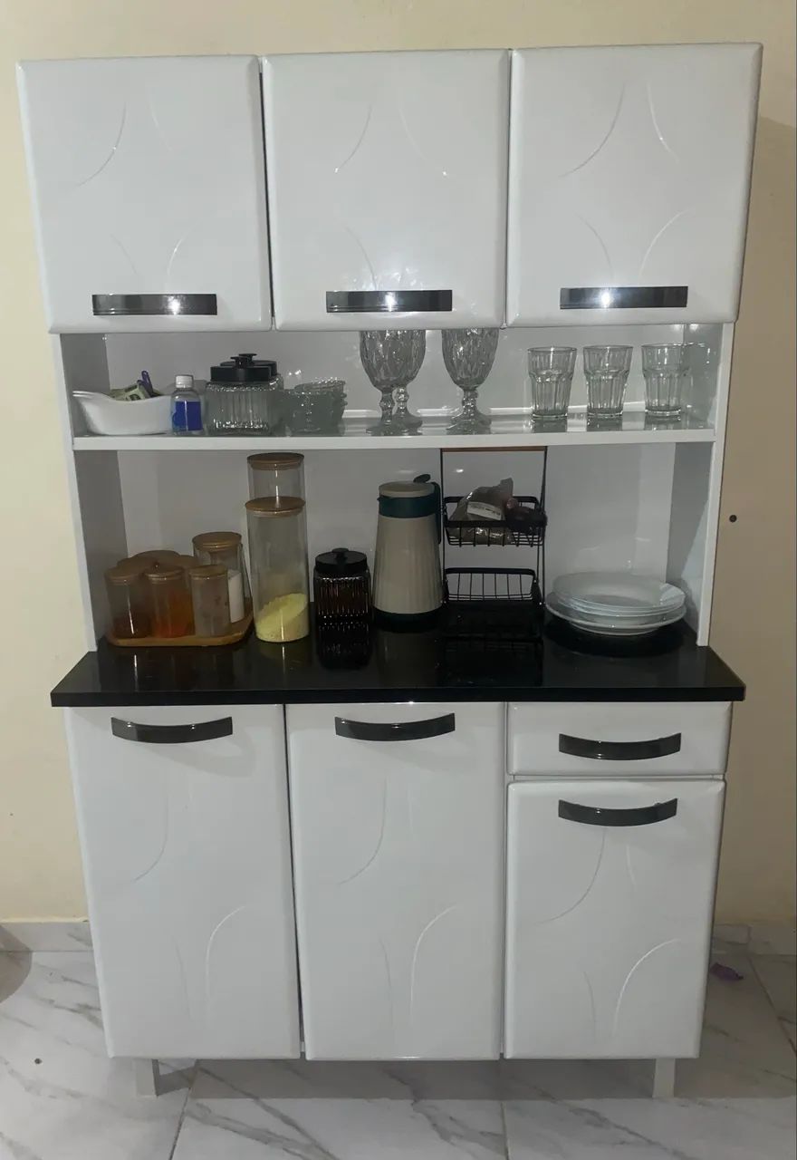 Vendo armário, 3 meses de uso 