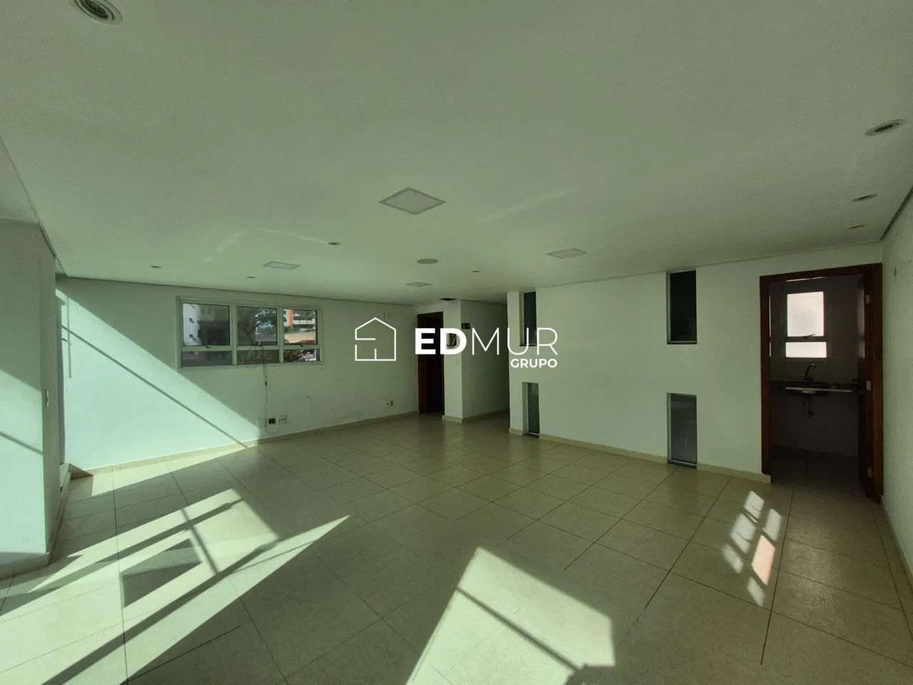 SALA para ALUGUEL com 200m² no bairro Campestre com 0 quartos e 4 vagas. Santo André, SP - Foto 3