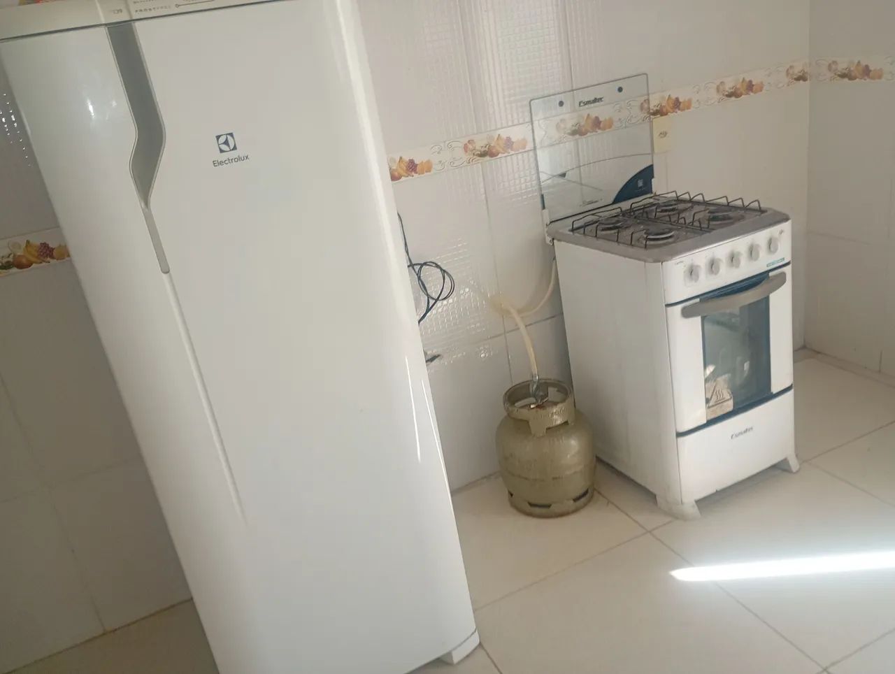 Vendo Kit de móveis pra ir logo - Foto 2