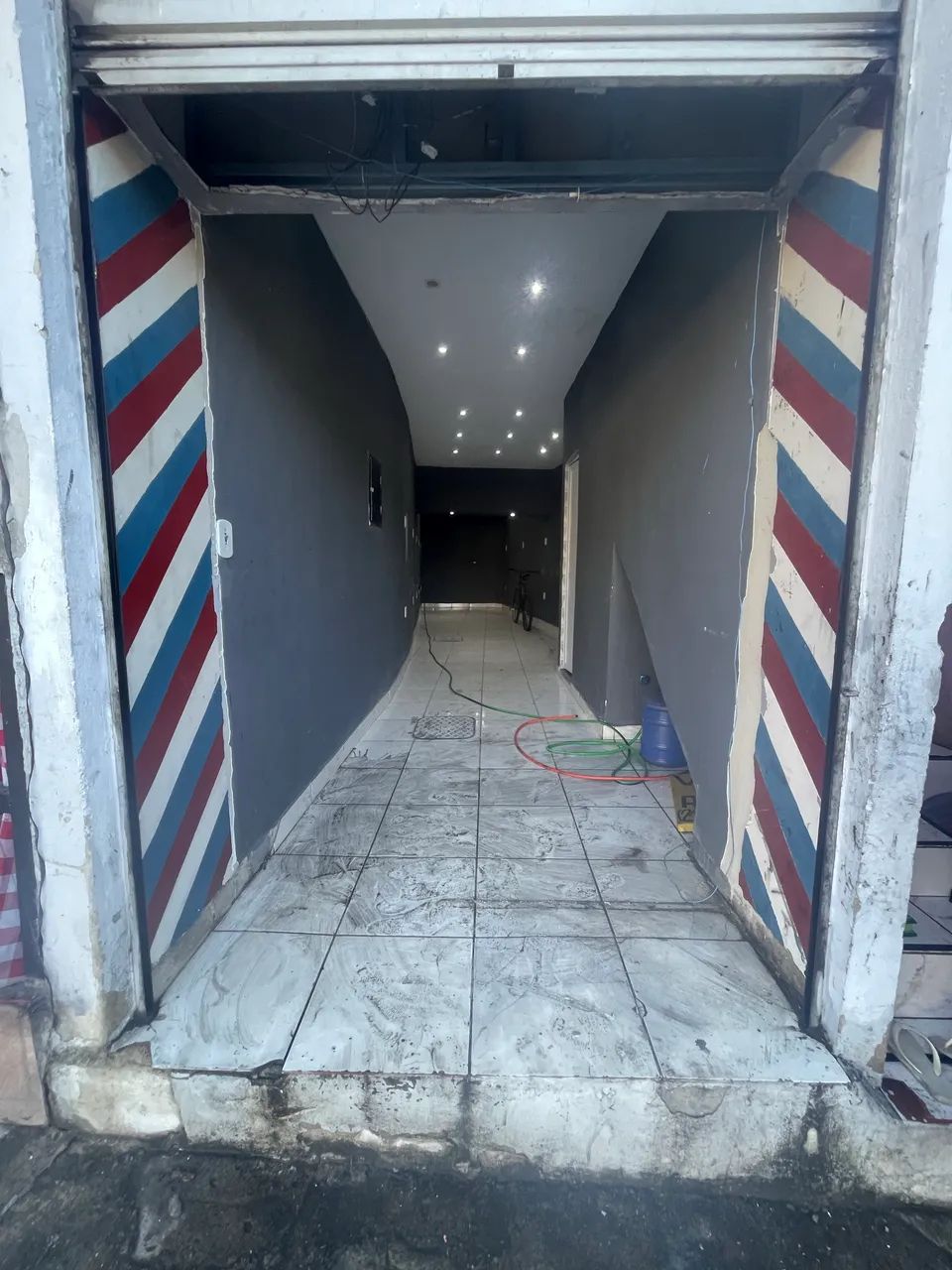OPORTUNIDADE EM BANGU - CASA + LOJA  - Foto 2