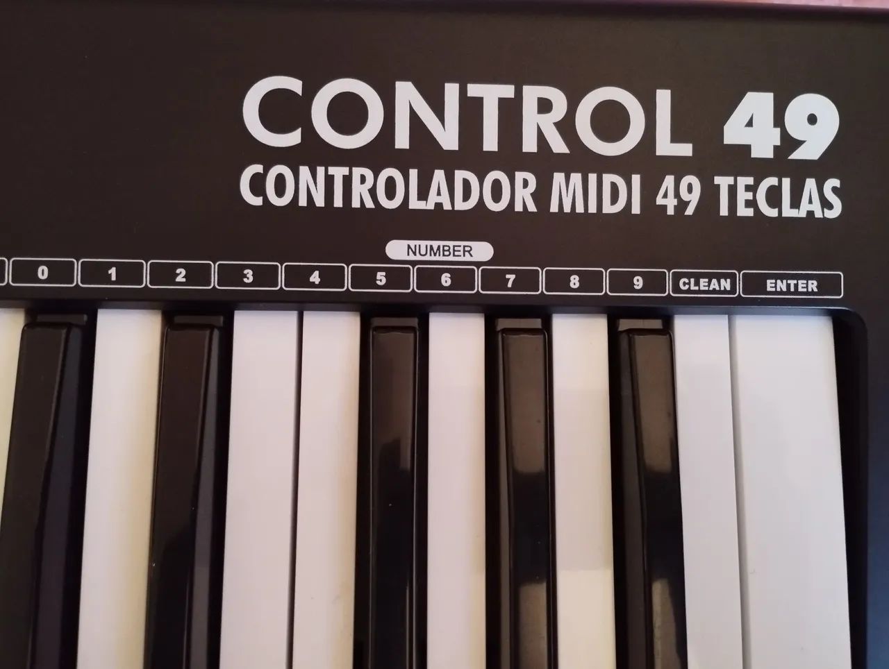 Teclado Controlador MIDI Spring Control 49 teclas - Instrumentos