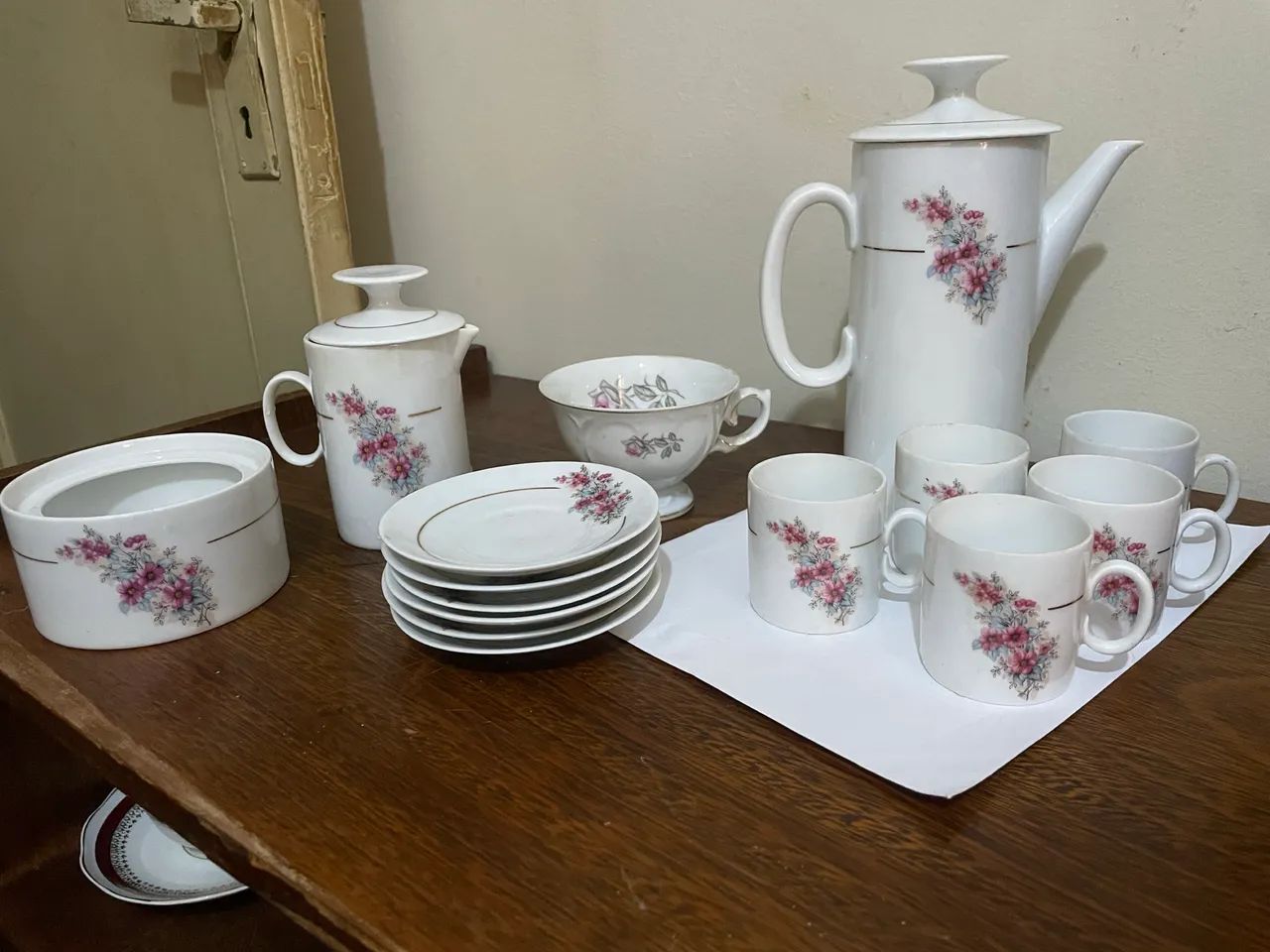 Conjunto de louça de porcelana 