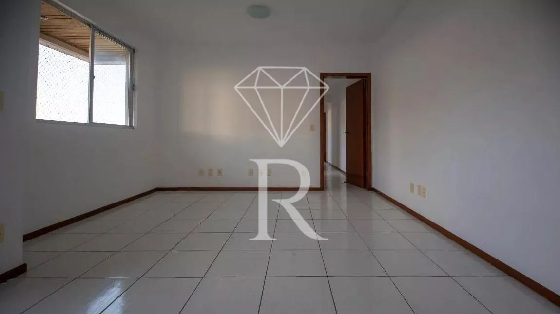 Apartamento de 3 dormitorios no Saco dos Limões.