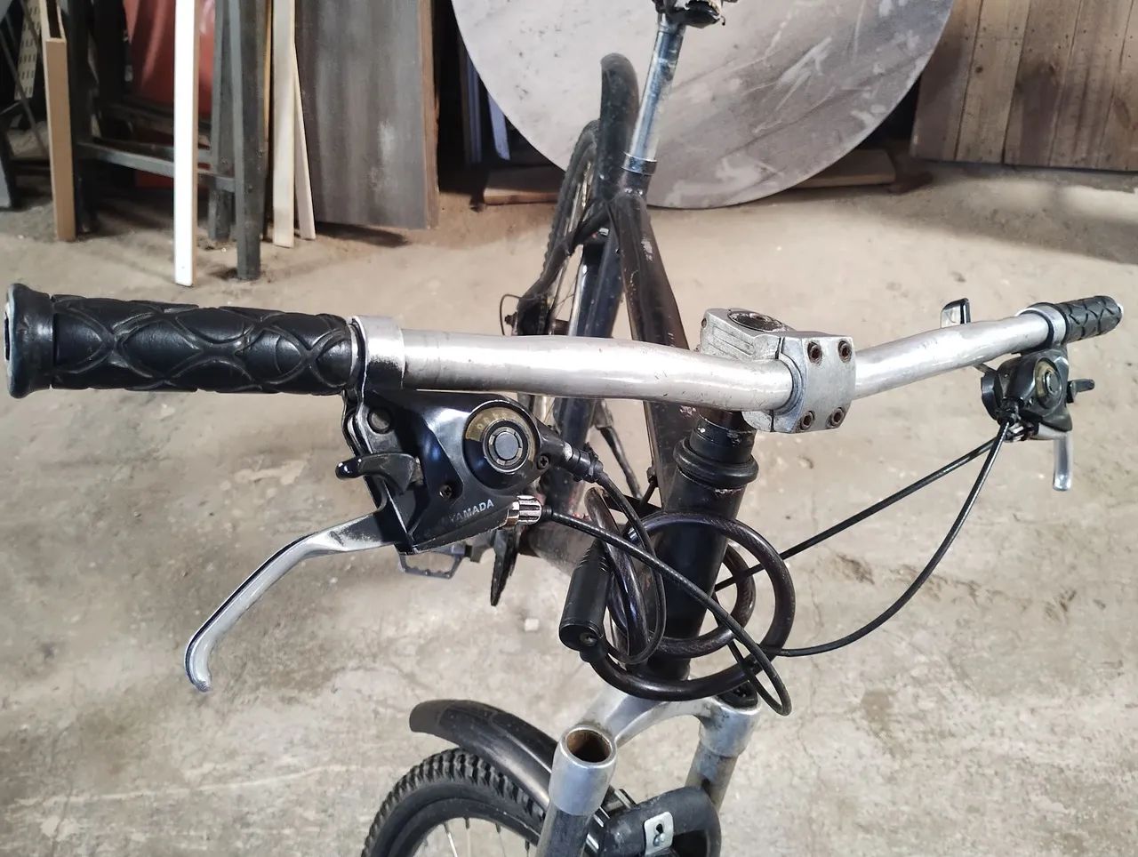Bicicleta quadro de Alumínio aro 26 - Foto 3