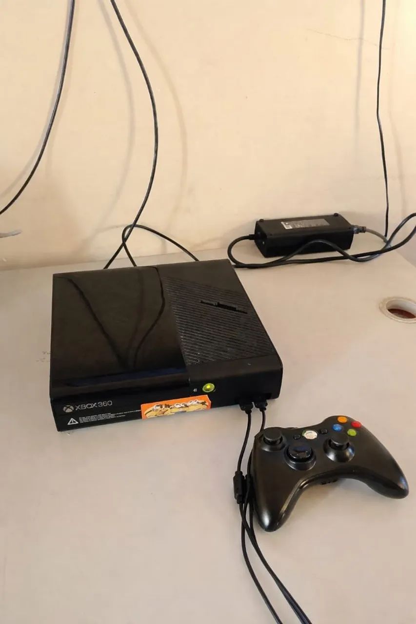 Vendo Xbox 360 com jogos faço entrega aceito cartão - Foto 3
