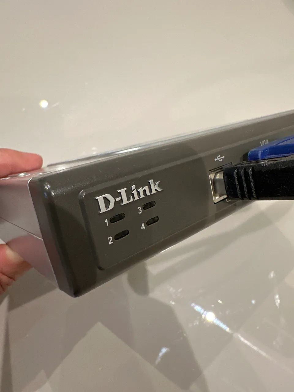 Chaveador KVM D-Link 4 portas VGA e USB.  - Foto 3