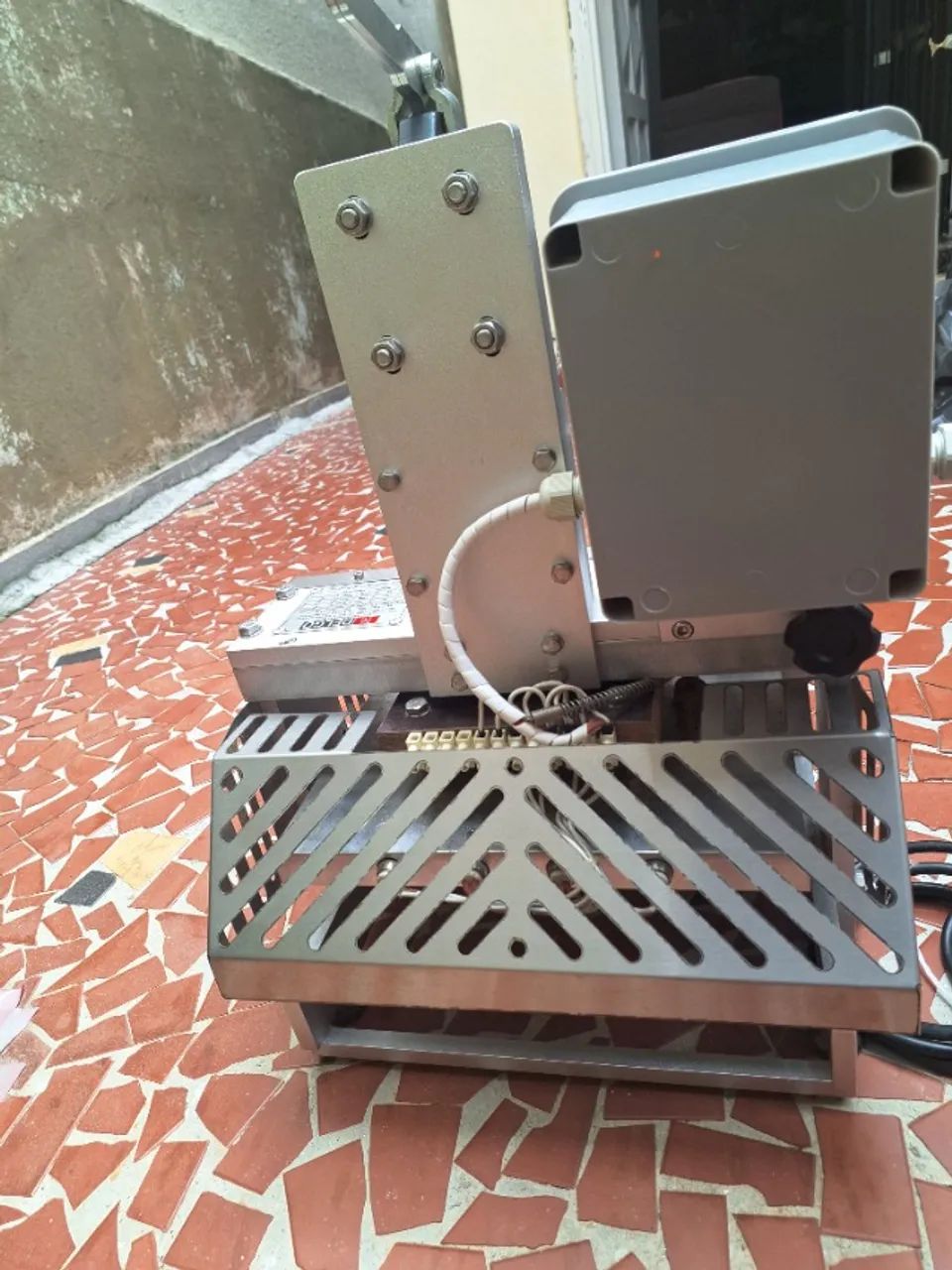 Máquina Seladora de Cápsulas e Cálices Delgo - Foto 4