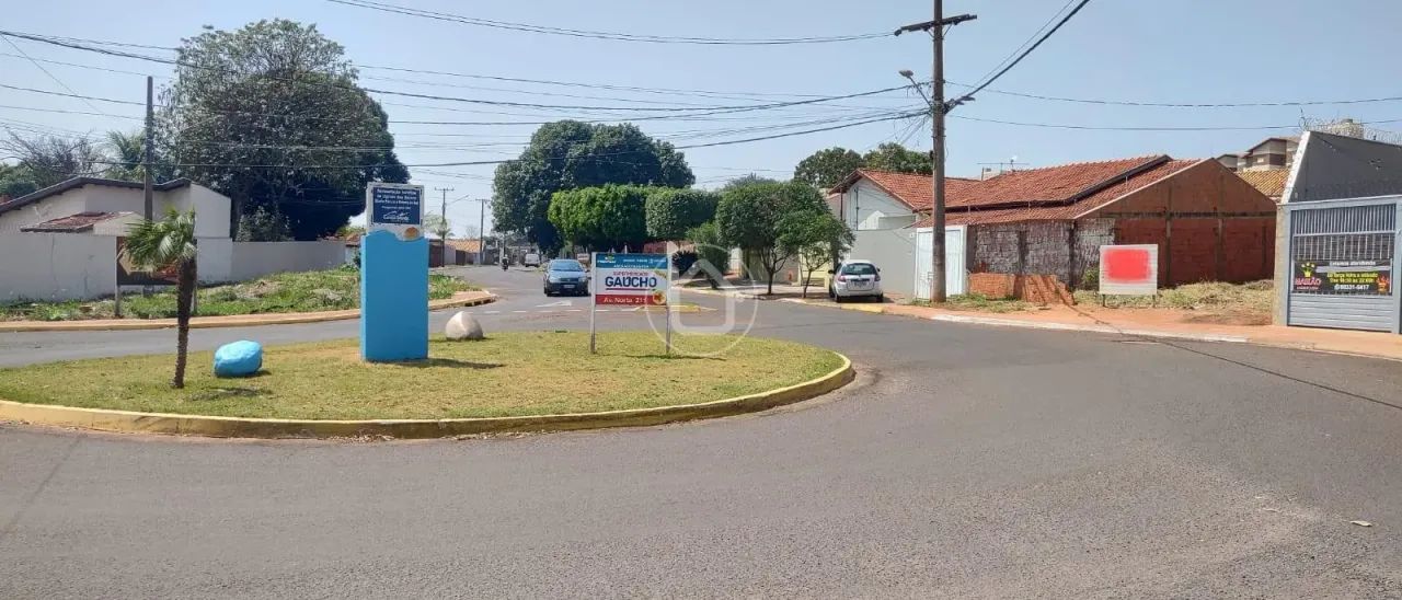 TERRENO AMPLO NO MONTE CASTELO