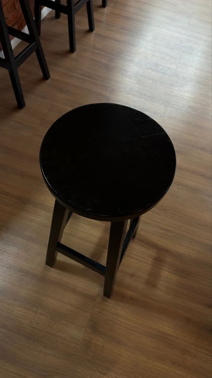 Banqueta alta em madeira maciça (6 unid). - Foto 4