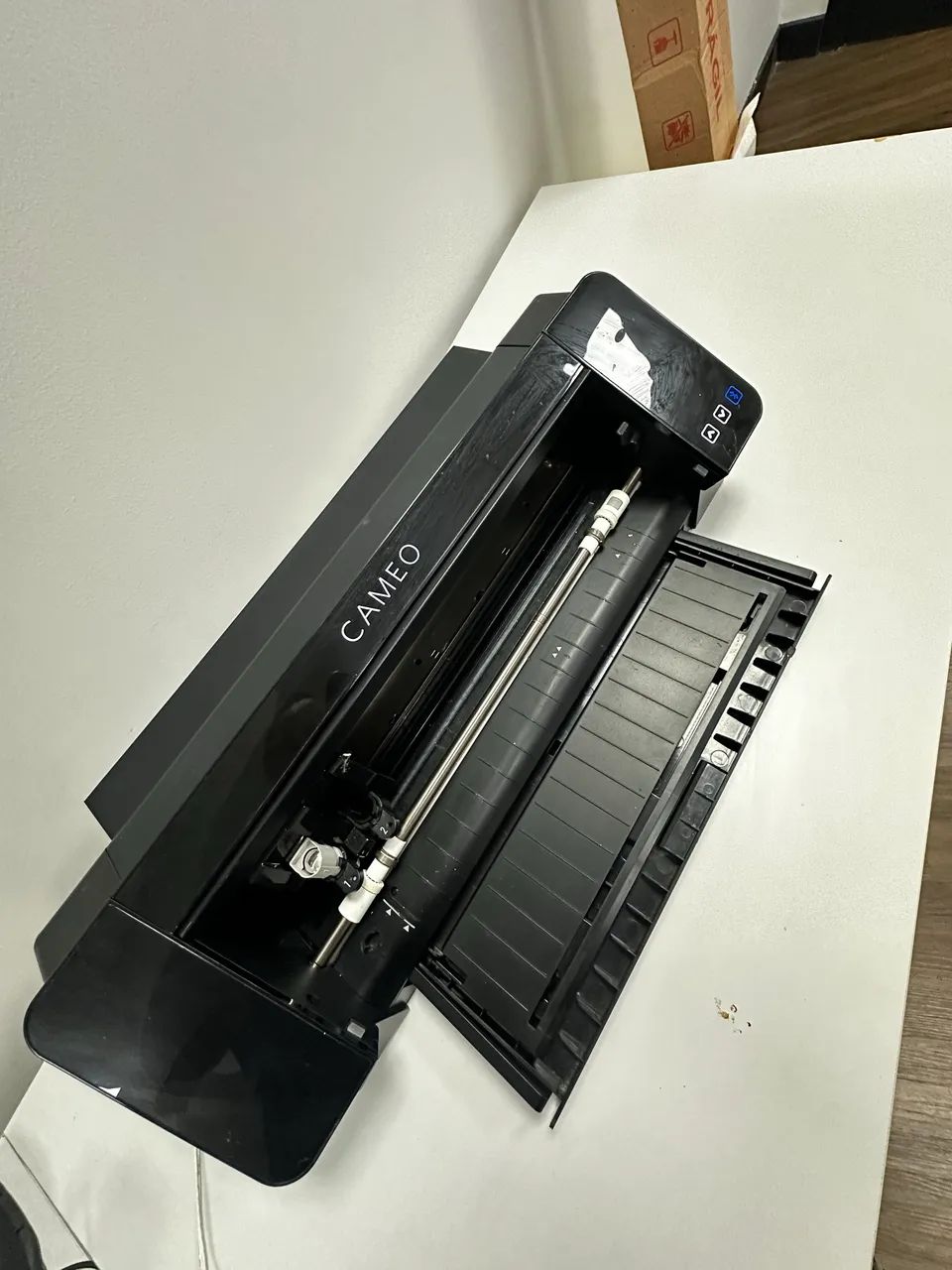 Plotter de Corte Silhouette Cameo 4 Preta - Usada / Excelente Estado - Foto 2