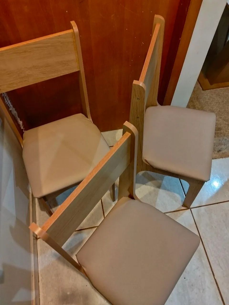 Jogo de 4 Cadeiras de Jantar em Madeira com Assento Estofado - Foto 4