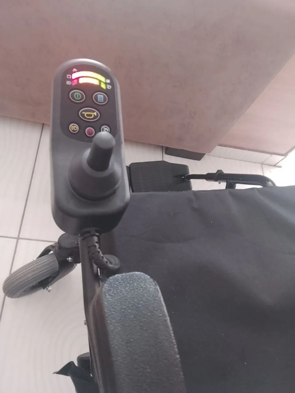 Cadeira de rodas motorizada nova  - Foto 3